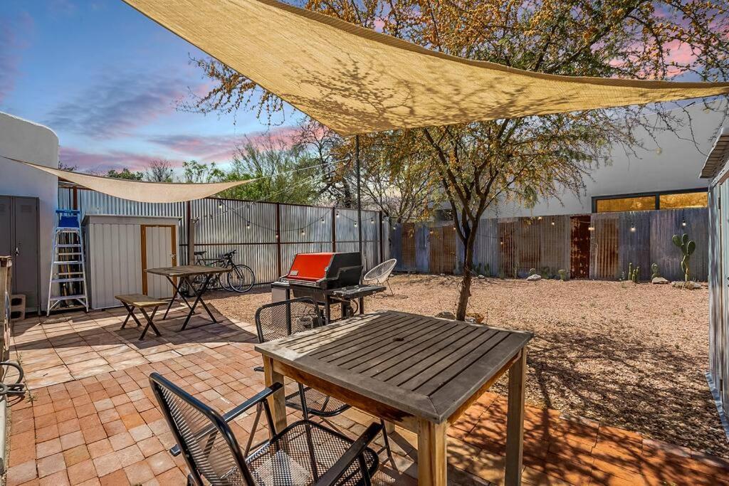 Apartamento Historic 1900 Adobe Downtown Barrio Retreat, Low Summer Rates! Tucson Exterior foto